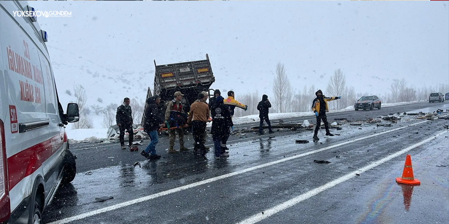 Van’da Feci Trafik Kazası: Yüksekovalı Çift Hayatını Kaybetti