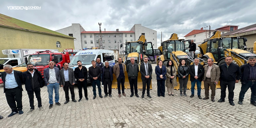 Yüksekova Belediyesi Filosunu Güçlendirdi: 13 Yeni Araç Hizmete Girdi