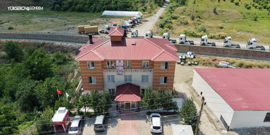 Esendere Belediyesi 2025 Bütçesini Pankartla Duyurdu