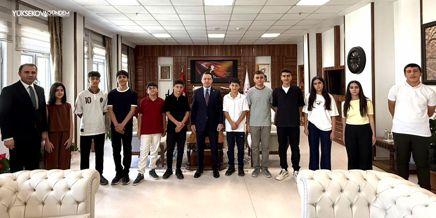 Başarılı Öğrenciler Kaymakam Hülür’ün Makamında Ağırlandı