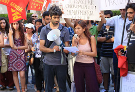 İzmir'de tutuklamalar protesto edildi