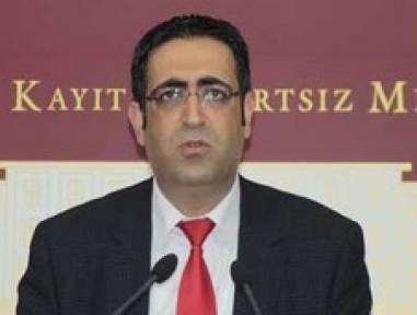 8 askerin işten çıkarılması olumlu