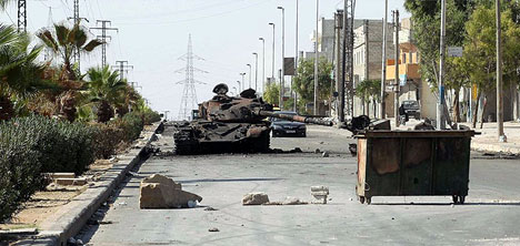 Esad tankları Halep'e girdi