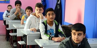 1.3 milyon öğrencide Pazartesi heyecanı