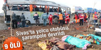 Sivas'ta yolcu otobüsü devrildi