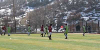 Bayan Futbol Takımı Rakibine Acımadı