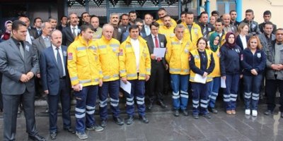 Öztürk Hakkari'de dualarla anıldı