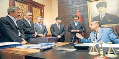 Başbakan'ın danışmanları telefon numaralarını değiştirdi