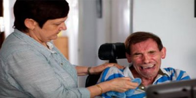 Ölmediği için ağladı