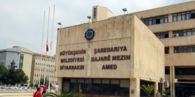 Amed'de bayraklar yarıya indirildi