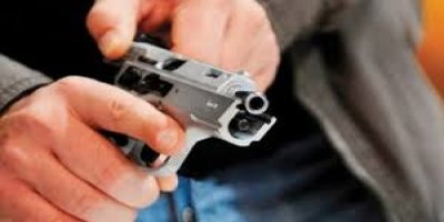 Cinnet getiren kişi kan Kustu 4 ölü