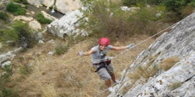 Mahsur kalan tatilciler kurtarıldı