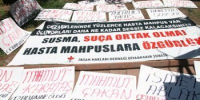 Hasta tutsaklar için imza standı kuruldu