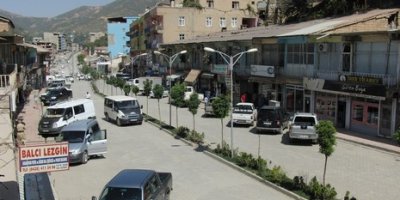 Şemdinli'de kepenkler açıldı