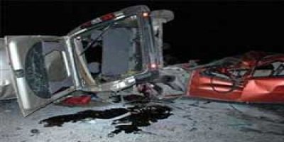 İki otomobil çarpıştı: 6 ölü