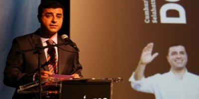 Demirtaş'tan Erdoğan'a canlı yayın daveti