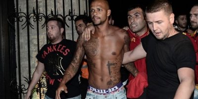 Galatasaray taraftarından Felipe Melo'ya büyük destek