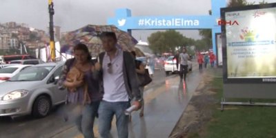 İstanbul'da beklenen kuvvetli yağış geldi!