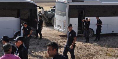 Suruçta asker ve polis kitleye saldırdı