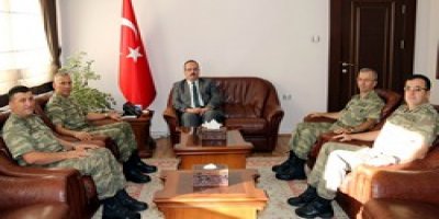 Korgeneral Barutcudan vali'ye ziyaret
