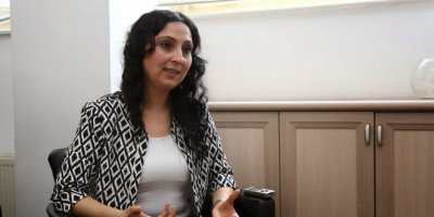 Kadınlara edepsiz demek, kimsenin haddi değildir