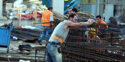 Rezidans inşaatında üzerine kalas ve demir düşen işçi öldü!