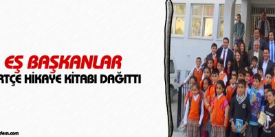 Eş Başkanlar Kürtçe hikaye kitabı dağıttı