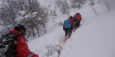 Kar'da hamile kadını kurtarma operasyonu