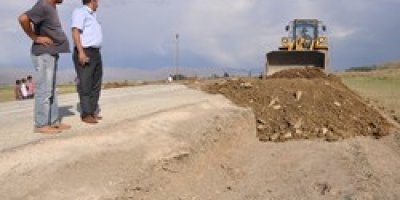 Bozulan köy yolu onarıldı