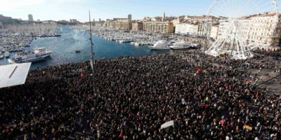 Dünya Liderleri İnsanlık İçin Paris'te Yürüyecek