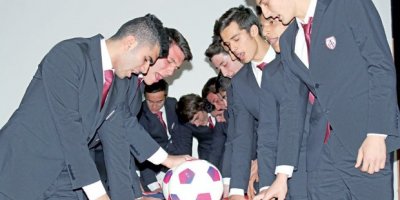 Yabancı futbolcularn imza töreni sıradışıydı: Ordu yemini