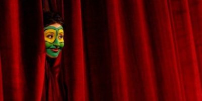 Şehir Tiyatroları seyirci karşısında