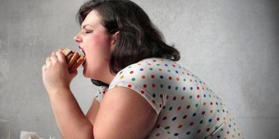 Oburluğun tek çaresi yemek yemek !