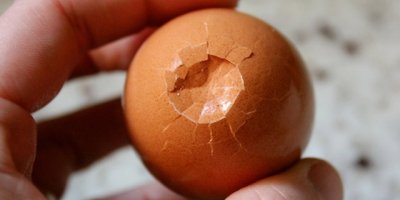 Yumurtayı 2 saniyede soyabileceğiniz teknik