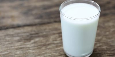 Çocuklara süt içirdikten sonra yatırmayın