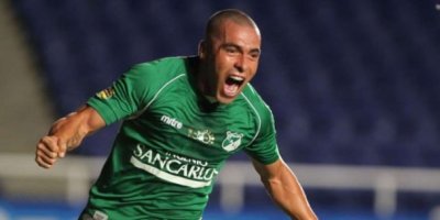 Maç sonrası dehşet! Futbolcuyu bu hale getirdiler