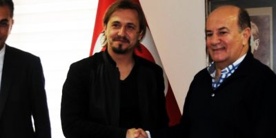 Ayhan Akman resmen imzayı attı!