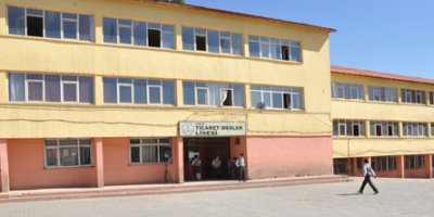 Hakkari ve ilçelerinde okullar boş kaldı