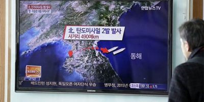 Kuzey Kore tatbikata kızıp füze fırlattı!