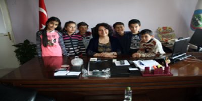 Minik öğrenciler Eşbaşkanı ziyaret etti