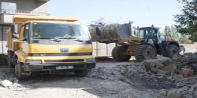 Yeşildere Mahallesi'nde Yol genişletme çalışması