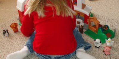 Çocuğunuz böyle oturuyorsa dikkat!