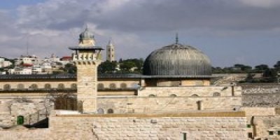 İsrailli yerleşimciler zorla Mescid-i Aksa'ya girdi