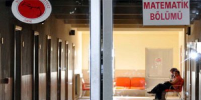 Bu üniversitenin sadece 2 öğrencisi var