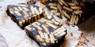 Çikolatalı Kek, felç etti