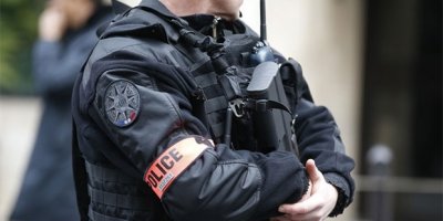 Paris'te biri Türk asıllı iki kişi patlayıcı maddeyle yakalandı