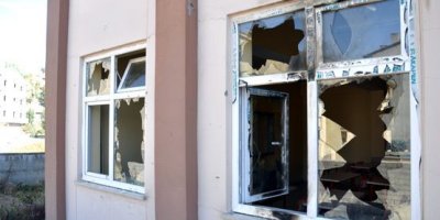 Yüksekova'da Okula Molotoflu Saldırı