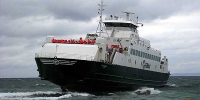 Çanakkale’de feribot karaya oturdu