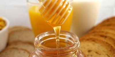 Her gün bir bardak ballı su için