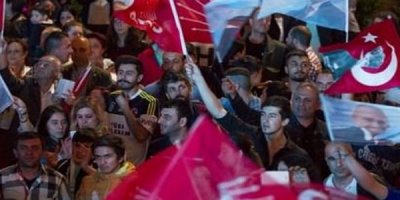 HDP'nin baraj zaferi CHP Genel Merkezi'nde kutlandı